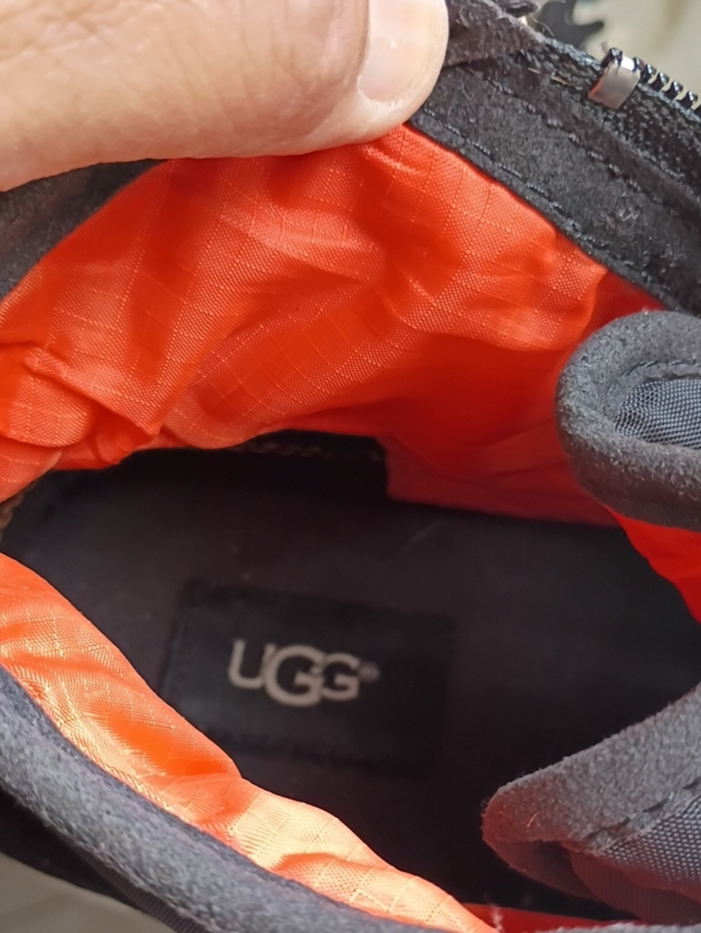 Ugg Men Boots - Picture 10 of 10